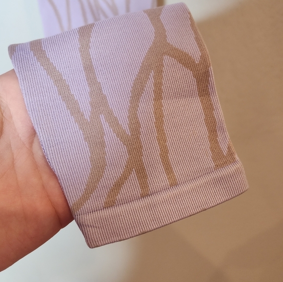 NWT Fabletics Purple Seamless Top and High Waist Leggings Size XS/S - Picture 16 of 16